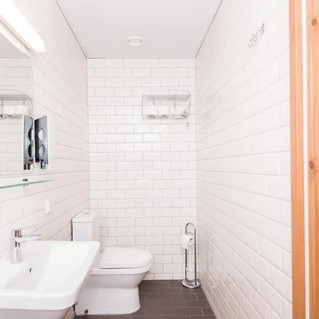 Hotel Kurgo Self Check-in Parnawa