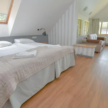 Kurgo Villa Hotel Отель Пярну